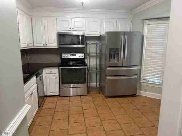 1869 Volvo Pkwy - Photo 2 of 12