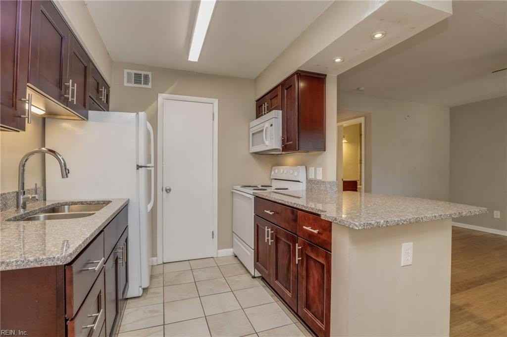 1226 Little Bay Ave #8 - Photo 3 of 20