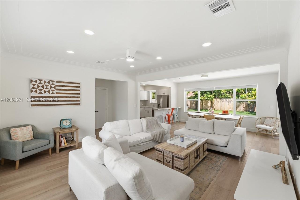 10801 Peachtree Dr - Photo 4 of 8