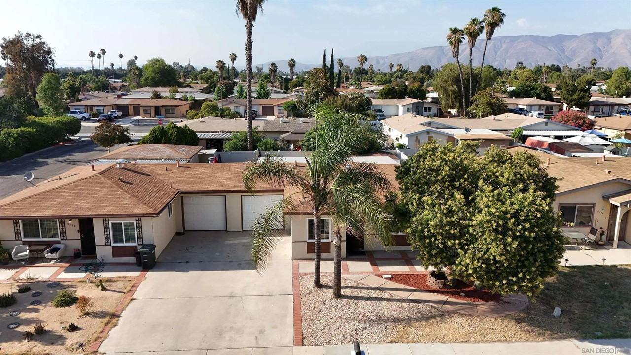 2386 San Bernardo Ave - Photo 2 of 16