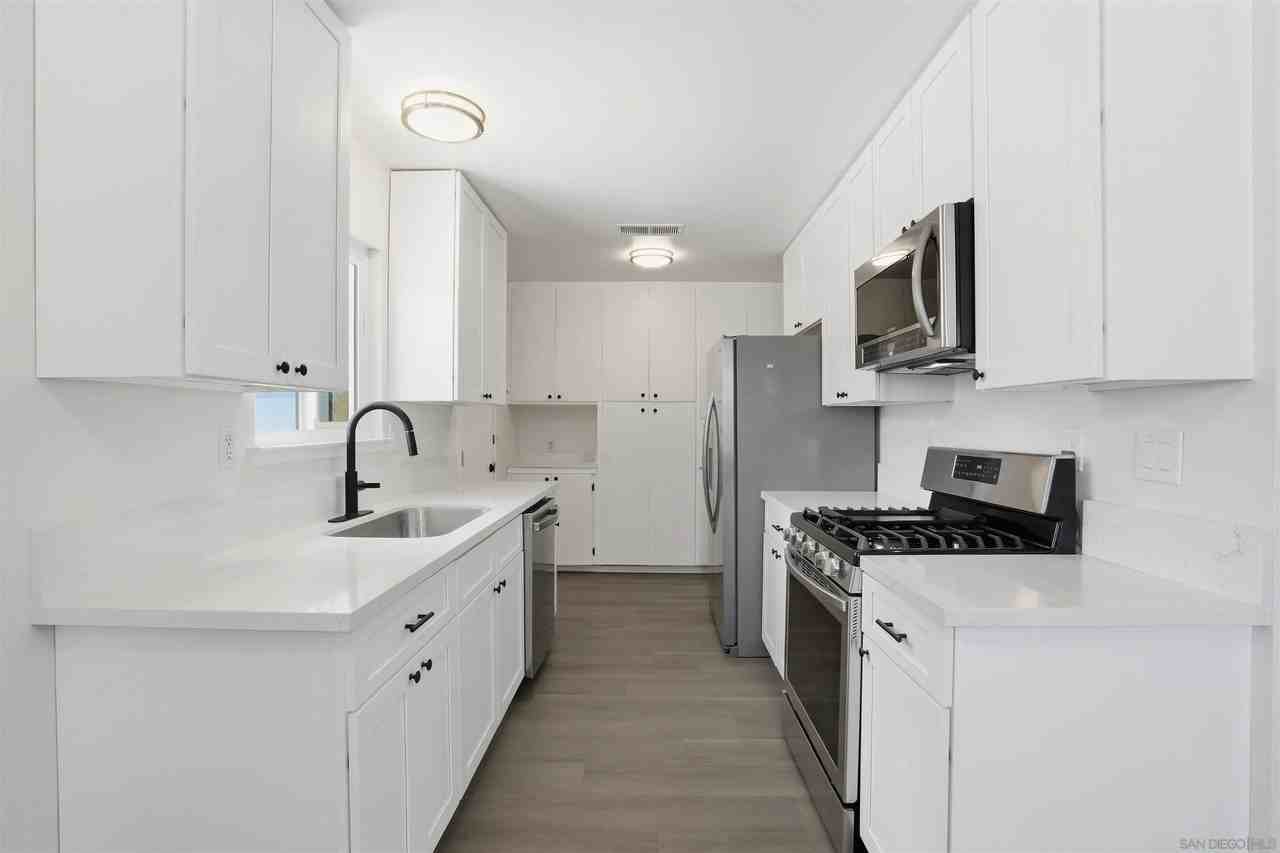 2386 San Bernardo Ave - Photo 3 of 16