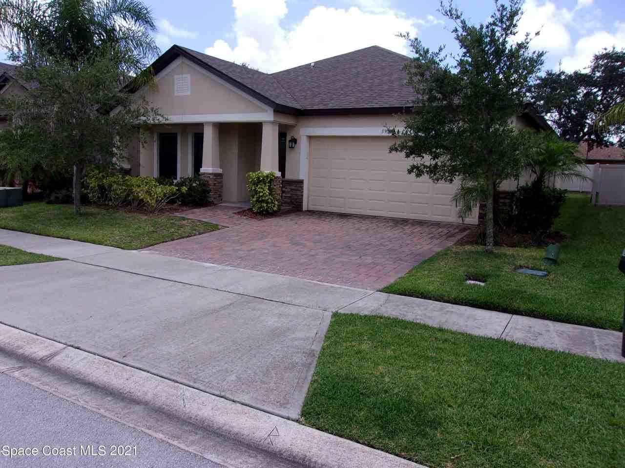 3935 Harvest Cir - Photo 2 of 37