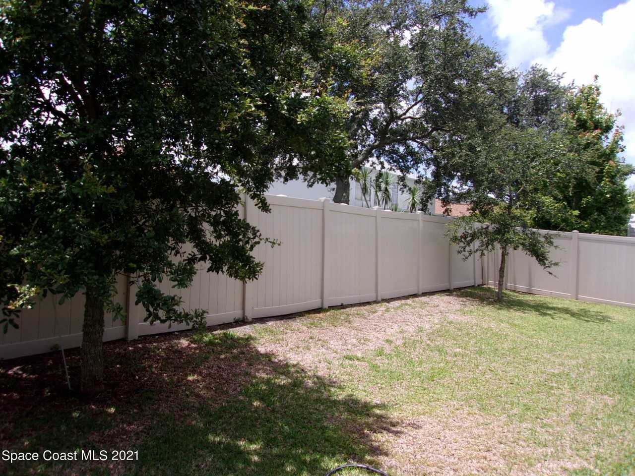 3935 Harvest Cir - Photo 4 of 37