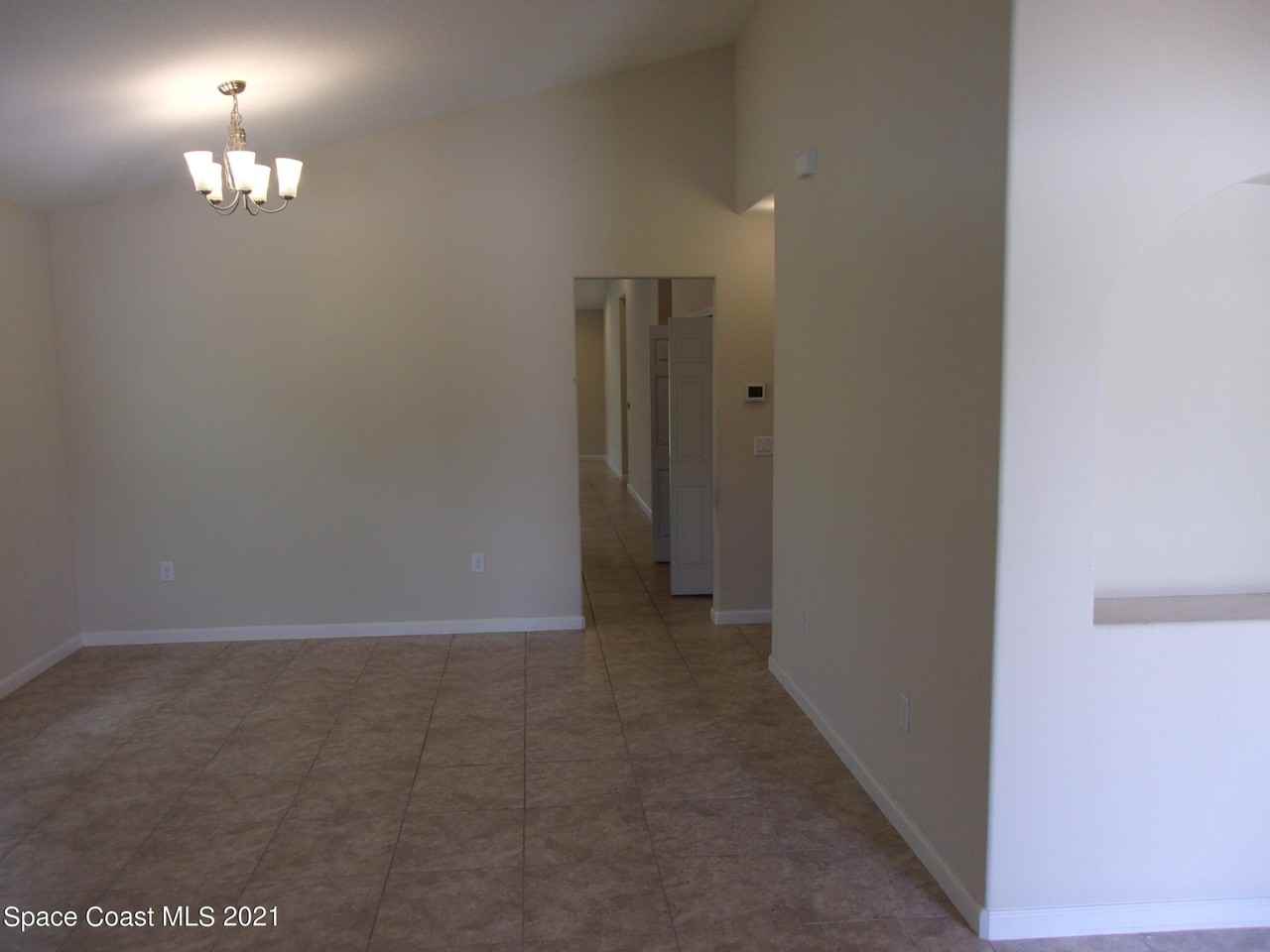 3935 Harvest Cir - Photo 5 of 37