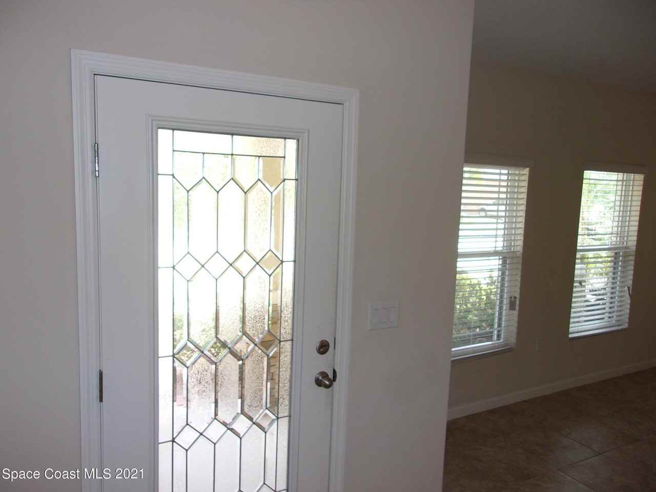 3935 Harvest Cir - Photo 7 of 37