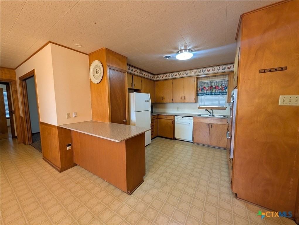 311 Delany St - Photo 5 of 17