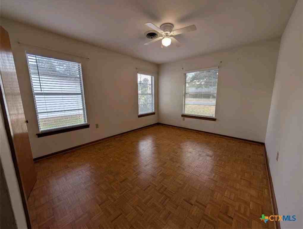 311 Delany St - Photo 7 of 17