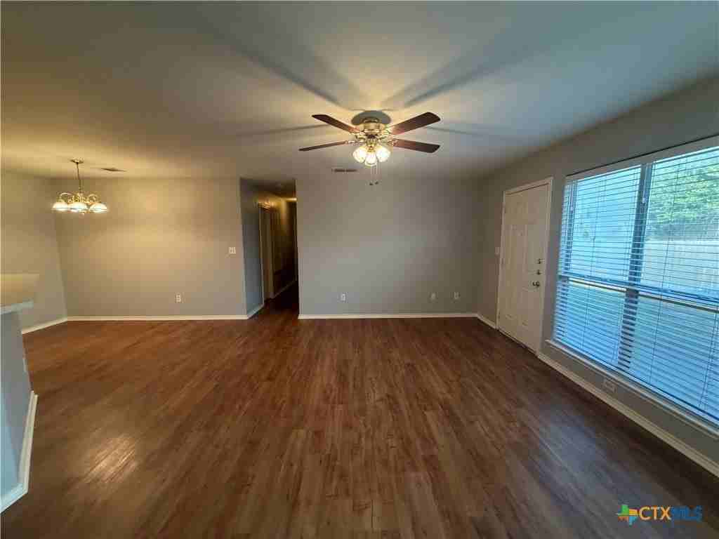 2752 Fm 1044 - Photo 2 of 17