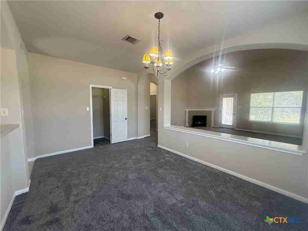 811 Shadow Creek Blvd - Photo 7 of 39