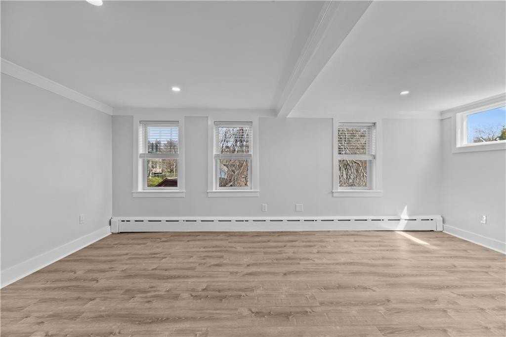 37 Lee Ave #3 - Photo 5 of 24