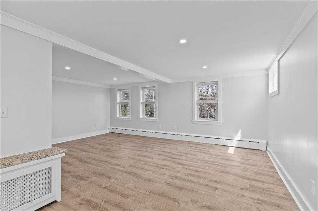 37 Lee Ave #3 - Photo 6 of 24