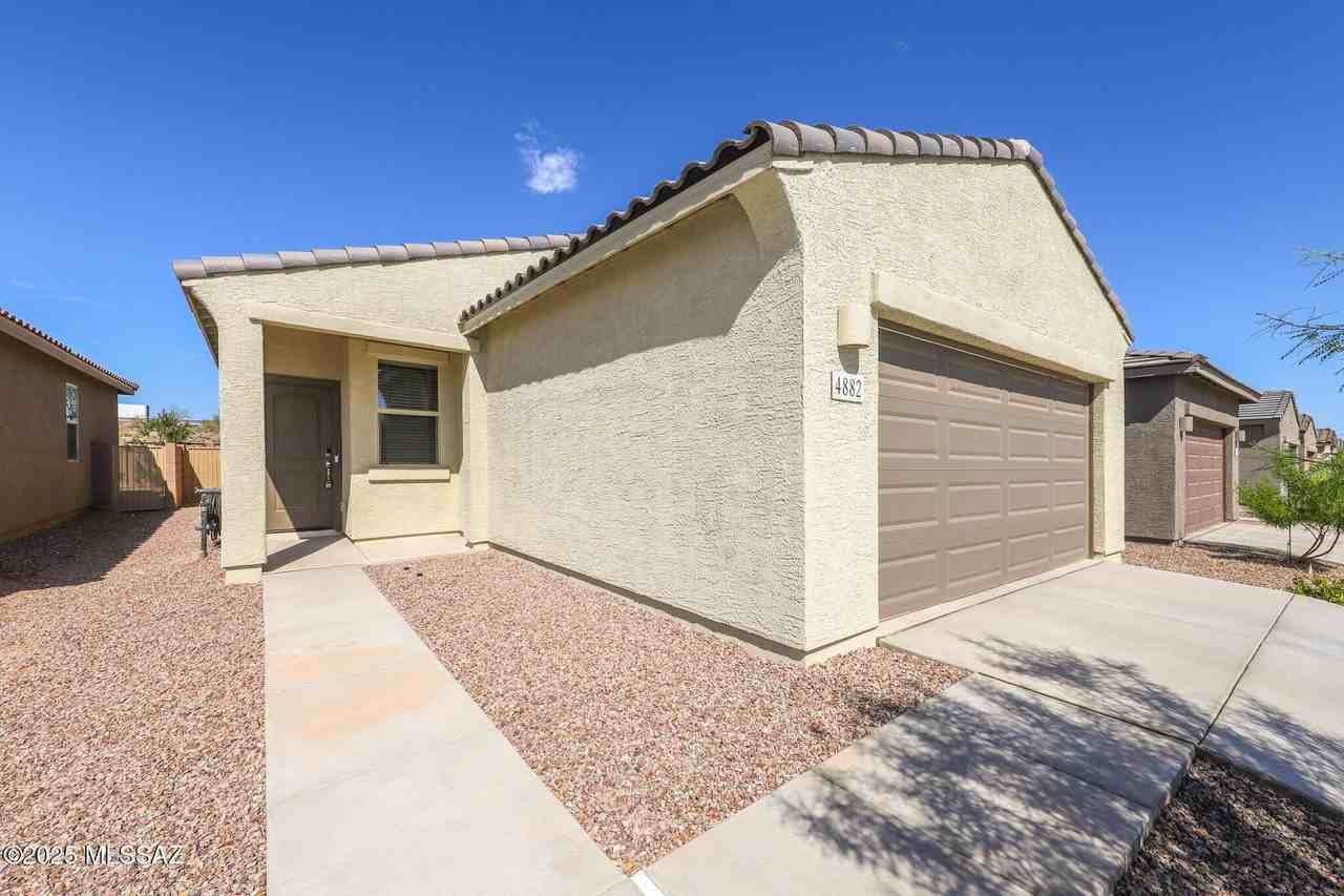 4882 E Greenway Wash Dr - Photo 2 of 22