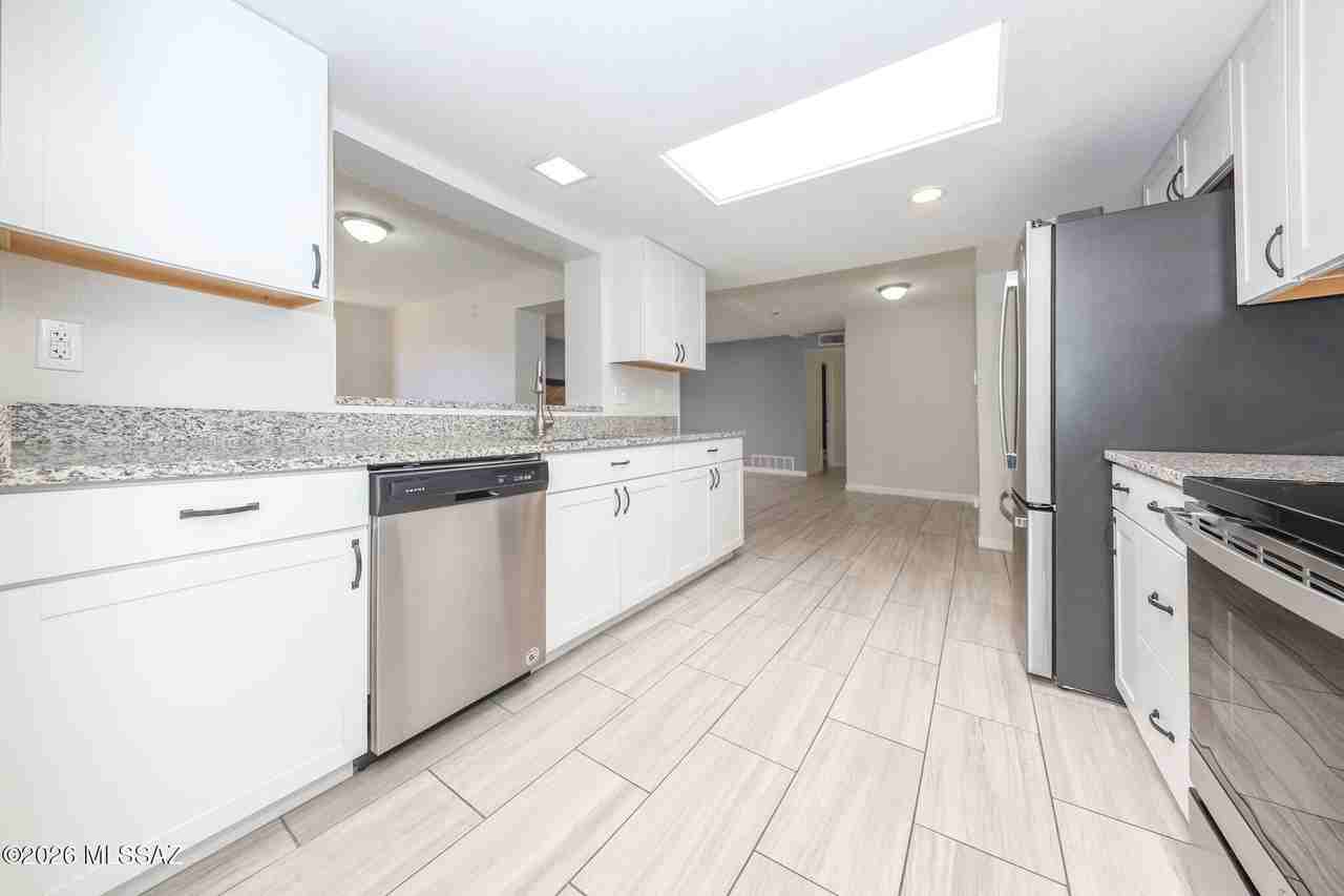 7620 E Linden St - Photo 6 of 31