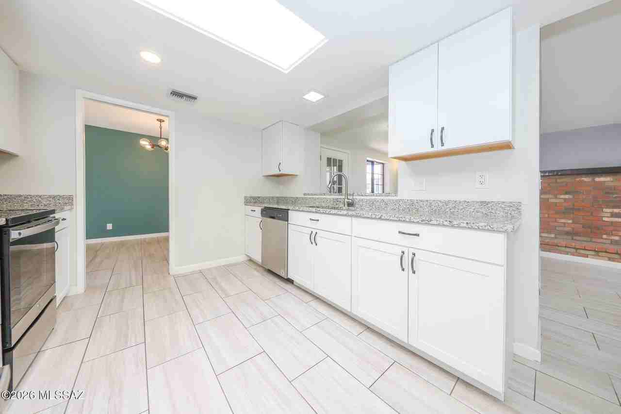 7620 E Linden St - Photo 7 of 31