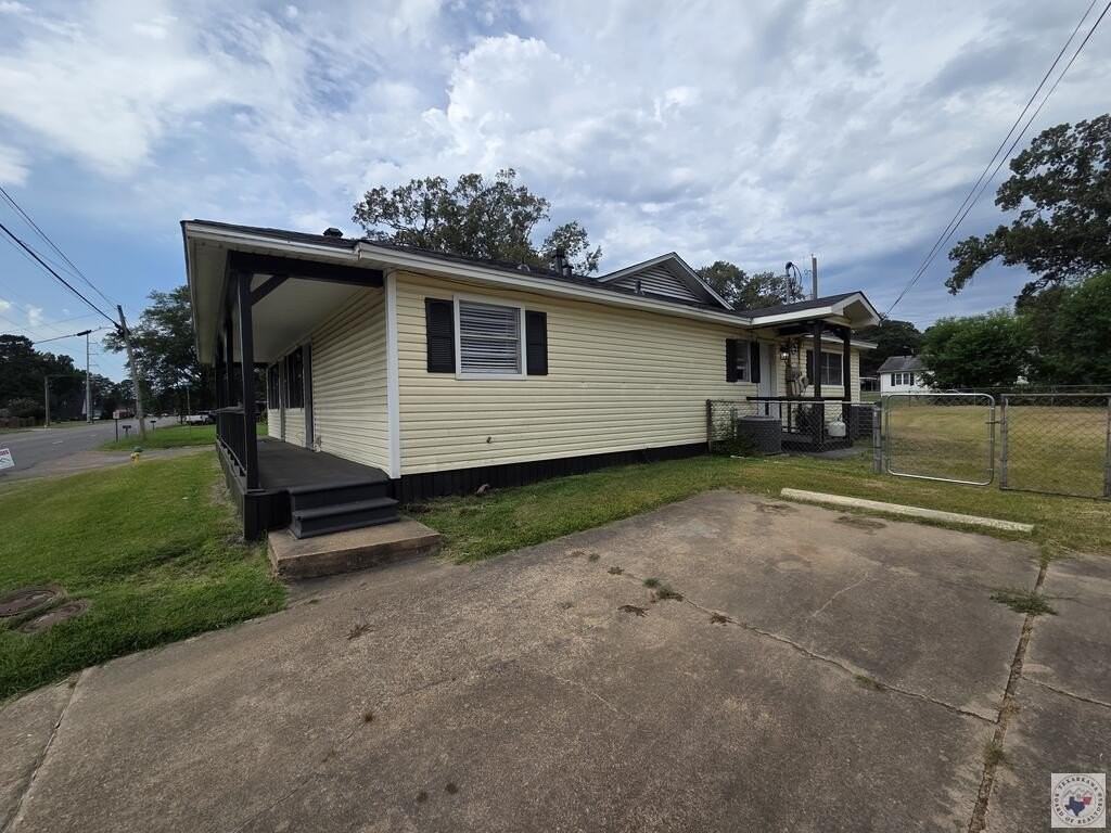 3001 Jefferson Ave - Photo 2 of 12