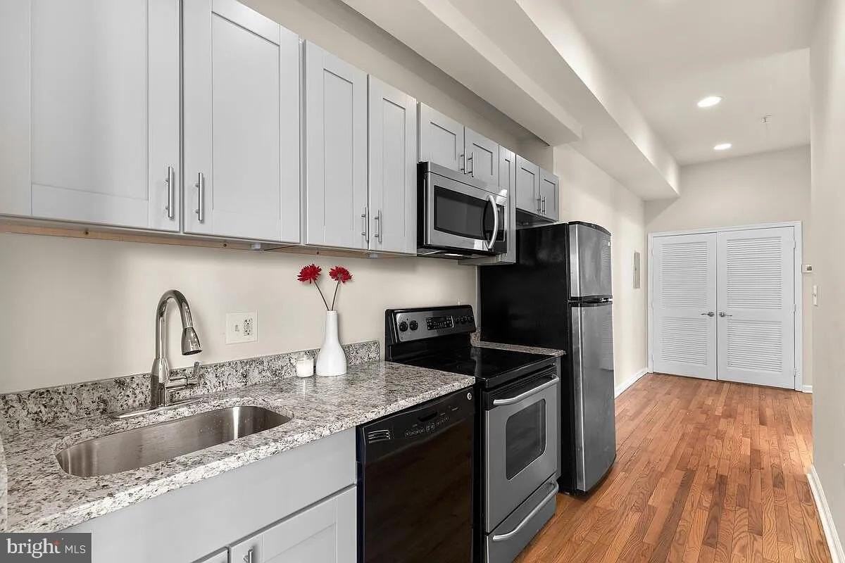 1275 Meigs Pl Ne #3 - Photo 7 of 29