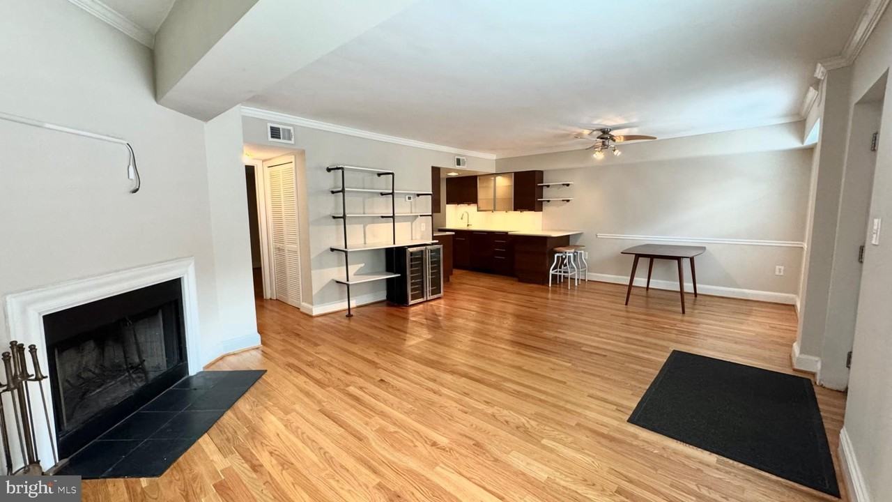 523 8th St Ne #T1 - Photo 4 of 14