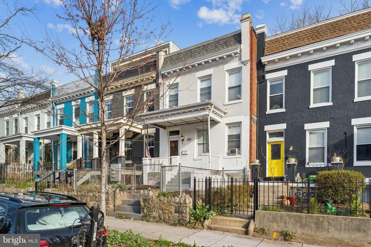 621 Kenyon St Nw - Photo 3 of 25