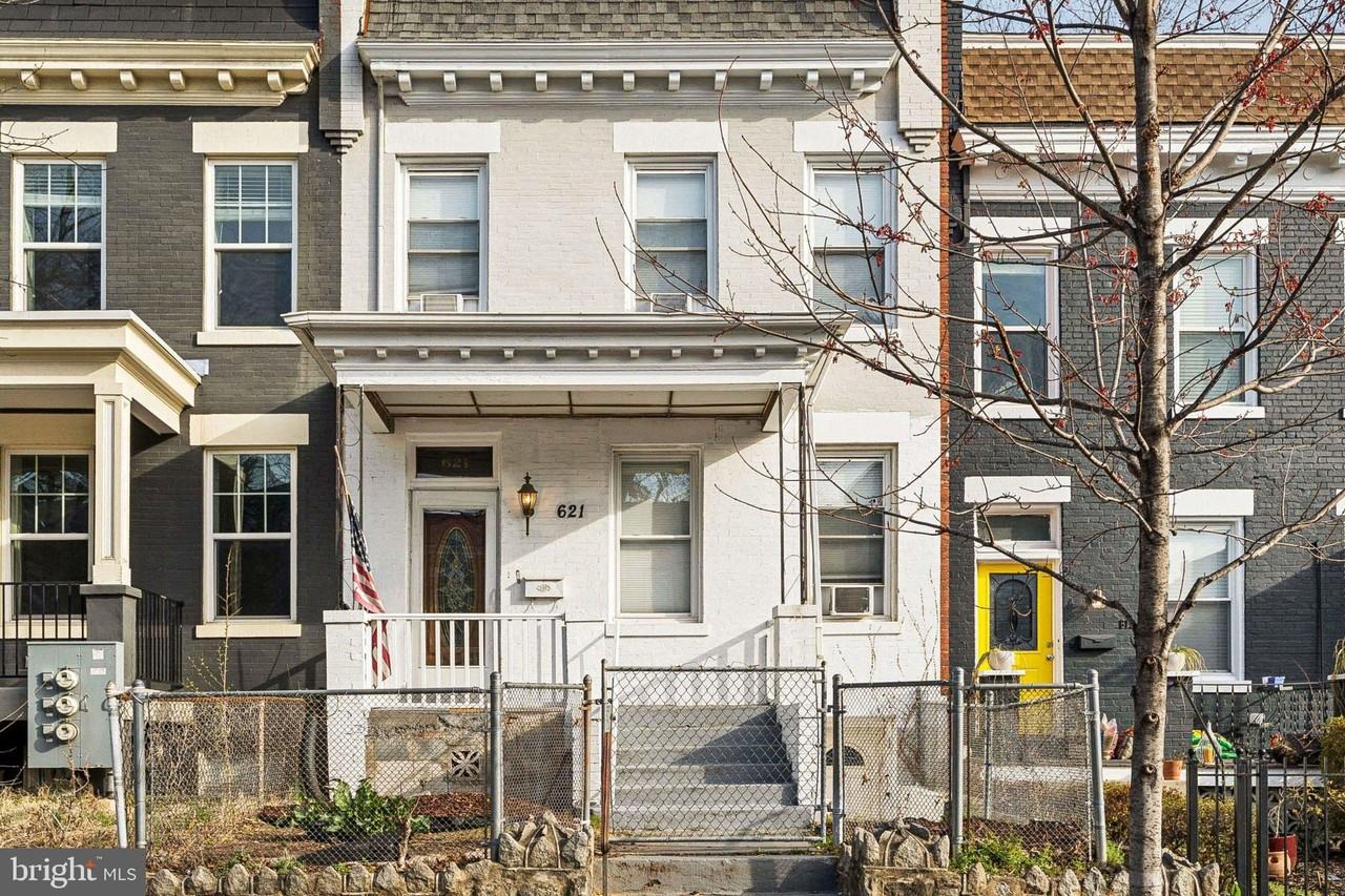 621 Kenyon St Nw - Photo 4 of 25