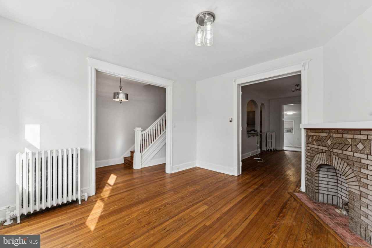 621 Kenyon St Nw - Photo 6 of 25