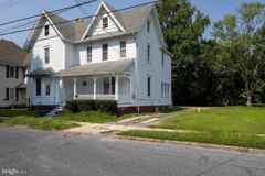 321 N Pine St - Photo 1 of 1