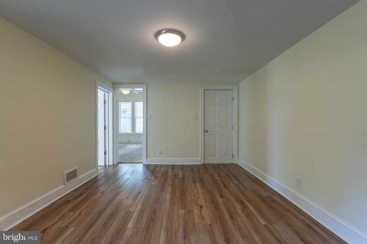 321 N Pine St - Photo 3 of 11