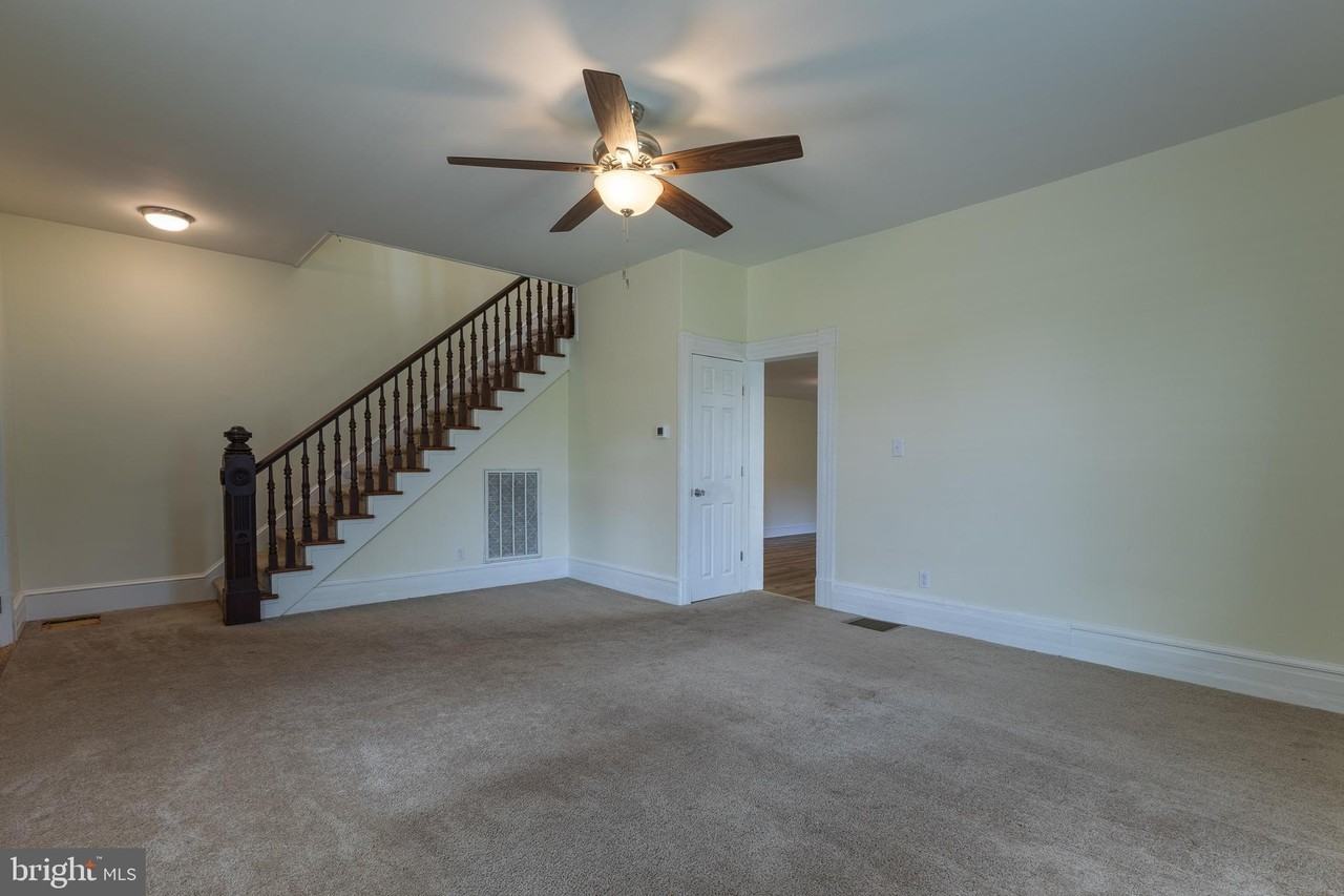 321 N Pine St - Photo 5 of 11