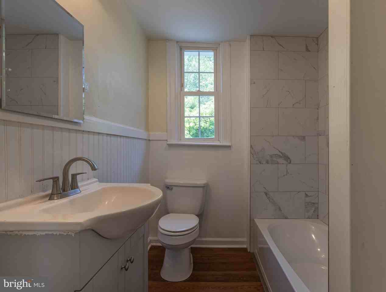 321 N Pine St - Photo 6 of 11