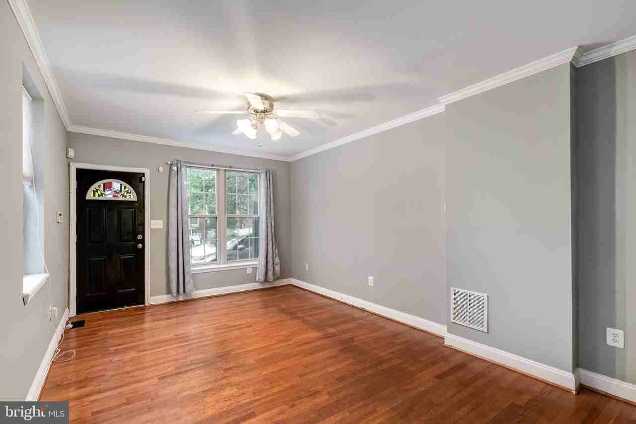 130 N Collington Ave - Photo 5 of 24