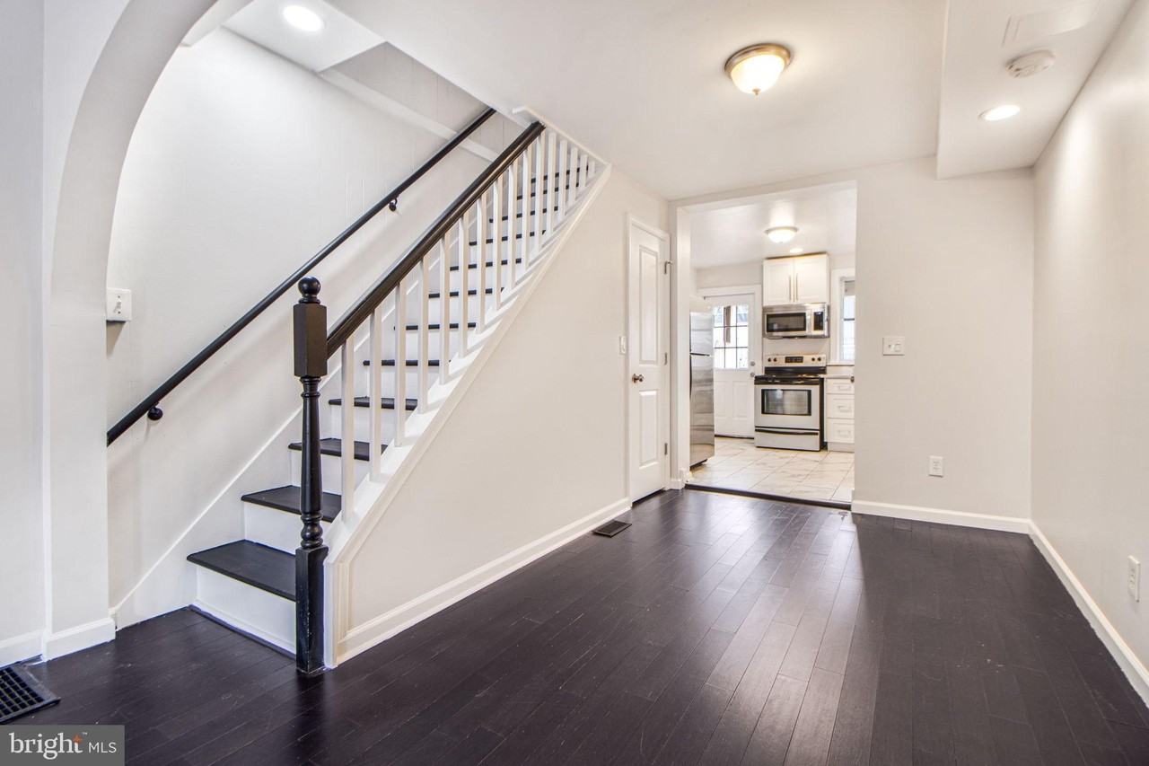 1165 Cleveland St - Photo 5 of 24
