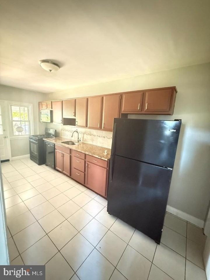 2980 Cornwall Rd - Photo 4 of 22