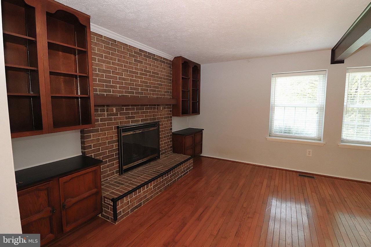 7518 Weatherby Dr - Photo 4 of 37