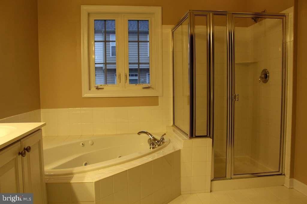 1503 Regent Manor Ct - Photo 4 of 14