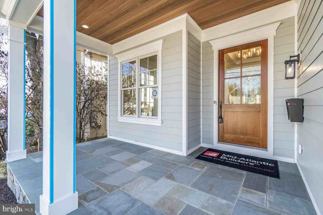 7819 Exeter Rd - Photo 2 of 38