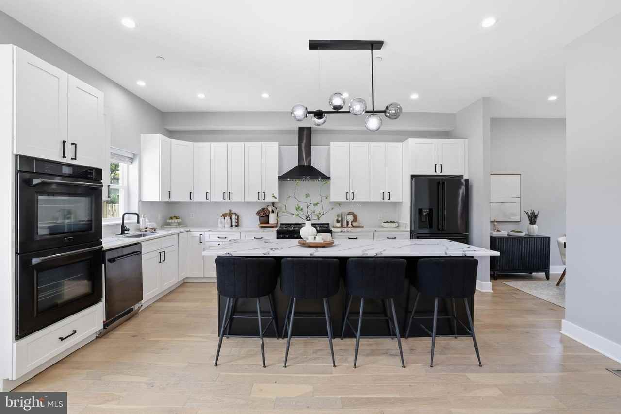 7121 W Greenvale Pkwy - Photo 7 of 50