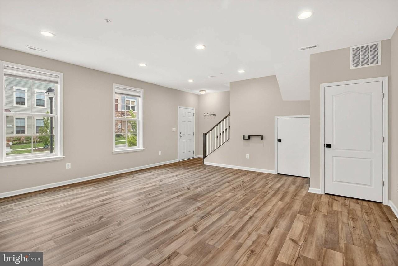 17833 Porter Rd - Photo 6 of 36