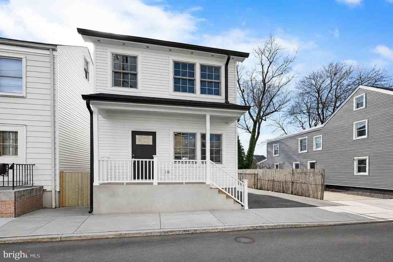 32 West St - Photo 2 of 50