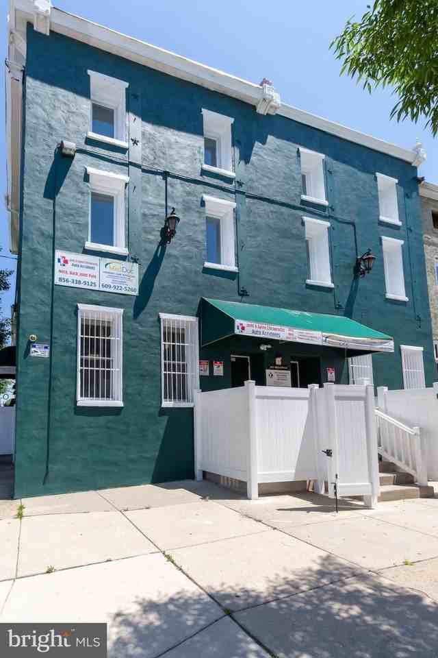 602604 Broadway - Photo 2 of 18
