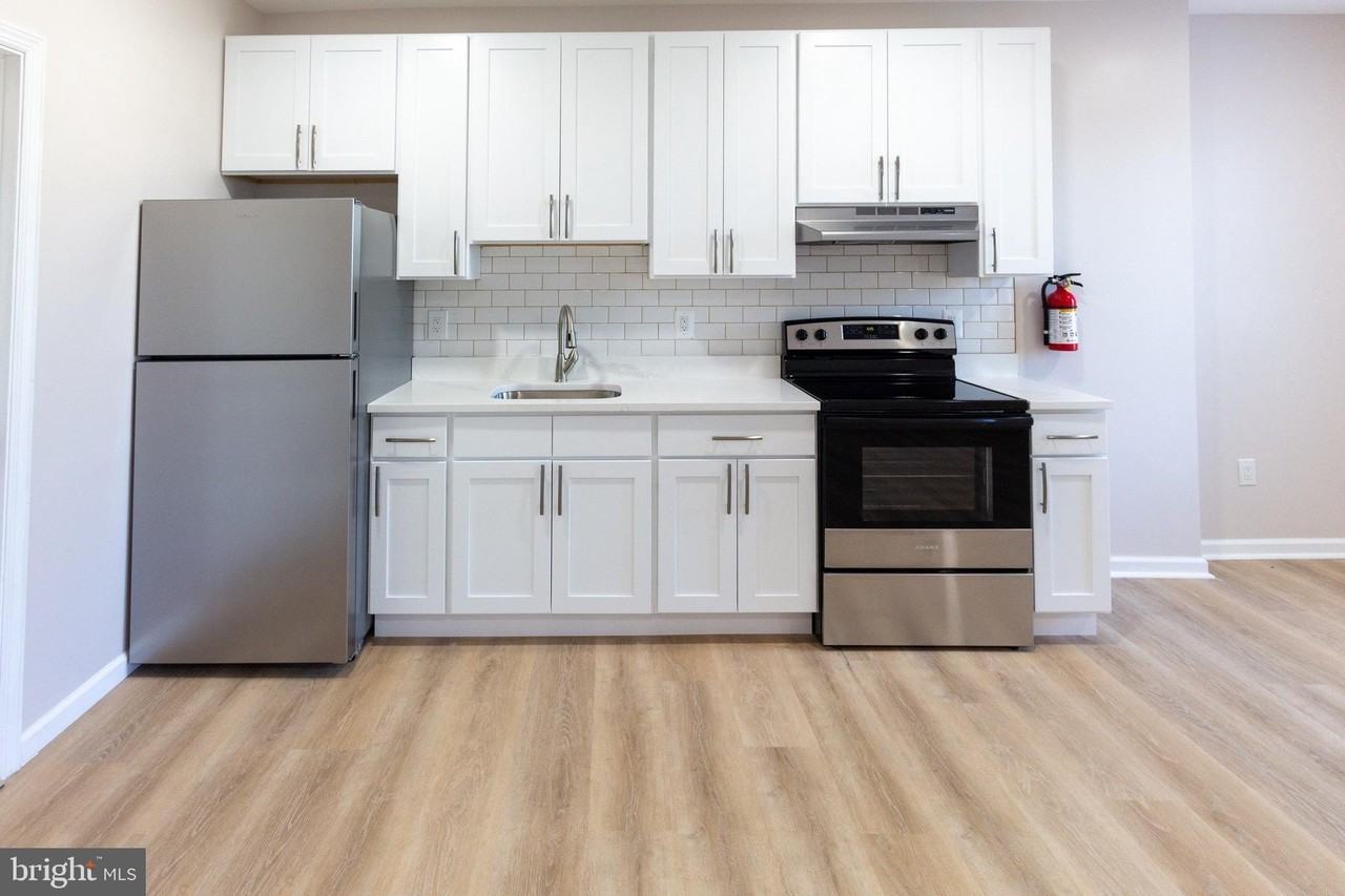 602604 Broadway - Photo 3 of 18