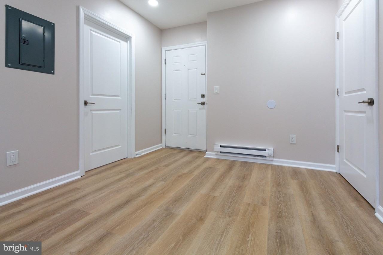 602604 Broadway - Photo 5 of 18