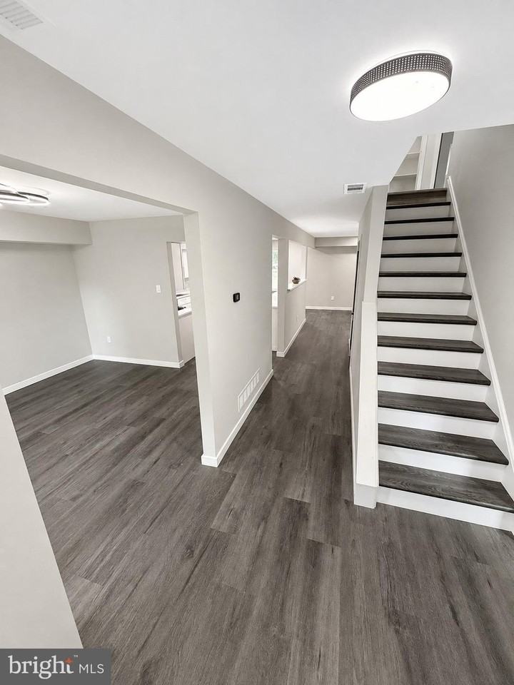 501 Forest Ct - Photo 2 of 23