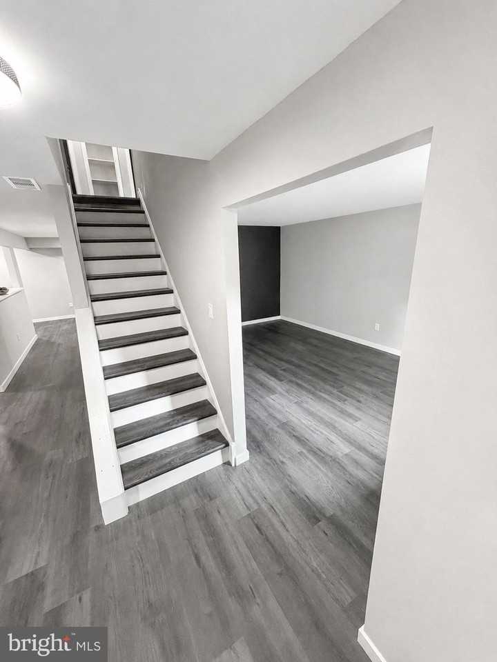 501 Forest Ct - Photo 3 of 23