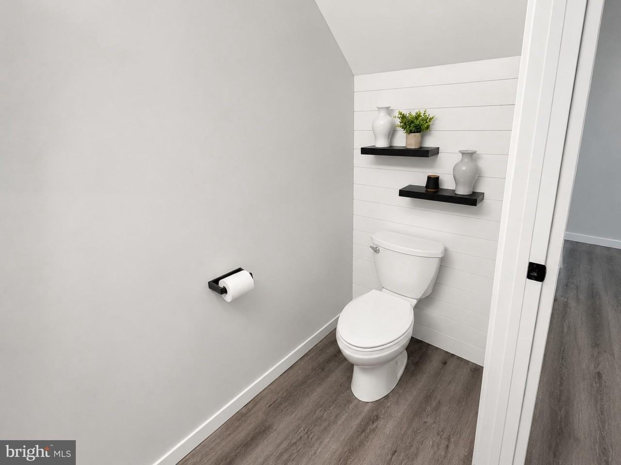 501 Forest Ct - Photo 5 of 23