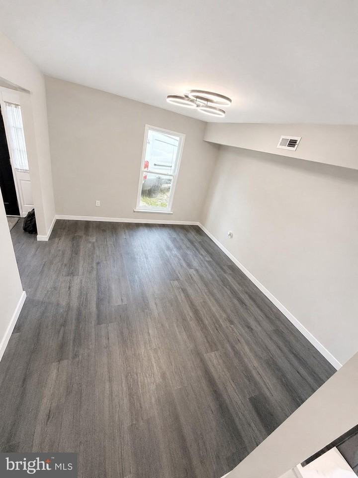 501 Forest Ct - Photo 7 of 23