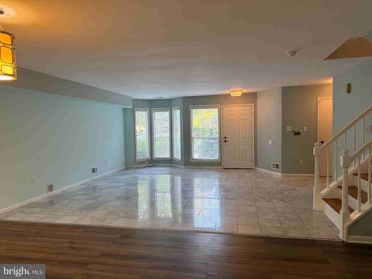 4 Kensington Ct - Photo 2 of 24
