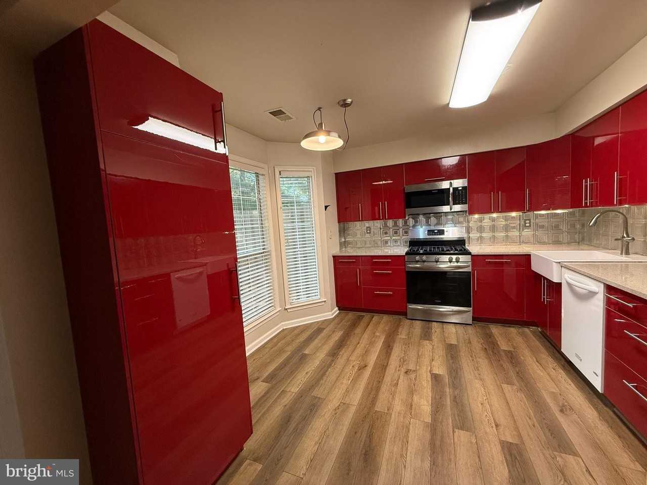 4 Kensington Ct - Photo 6 of 24