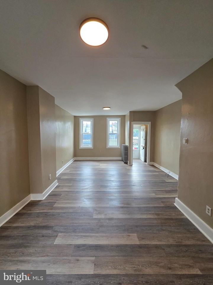 1335 Moss St - Photo 2 of 20