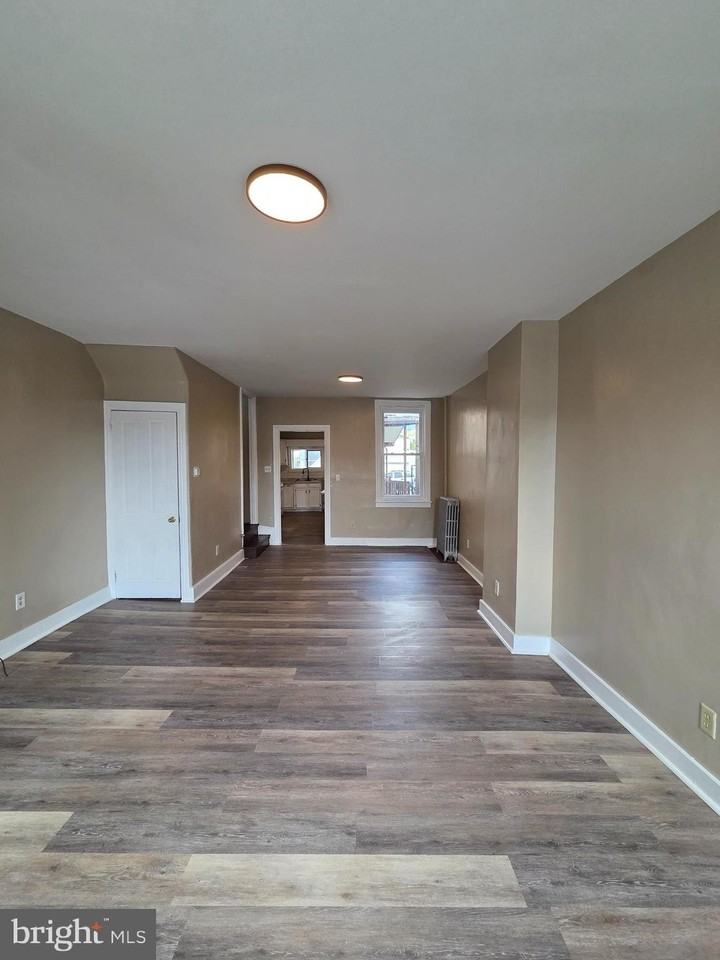 1335 Moss St - Photo 3 of 20
