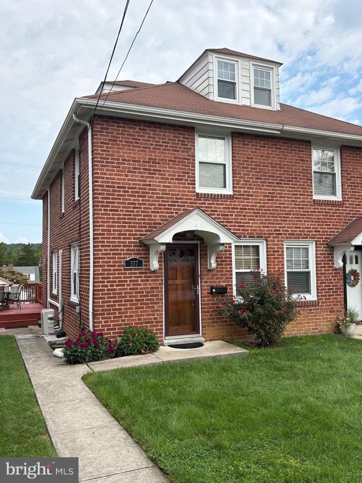 337 W Pennsylvania Ave - Photo 2 of 26