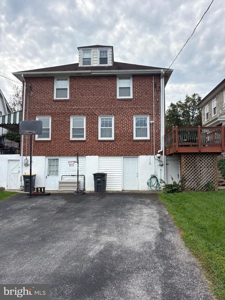 337 W Pennsylvania Ave - Photo 5 of 26